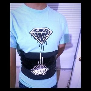 Mens barely used medium graphic tee